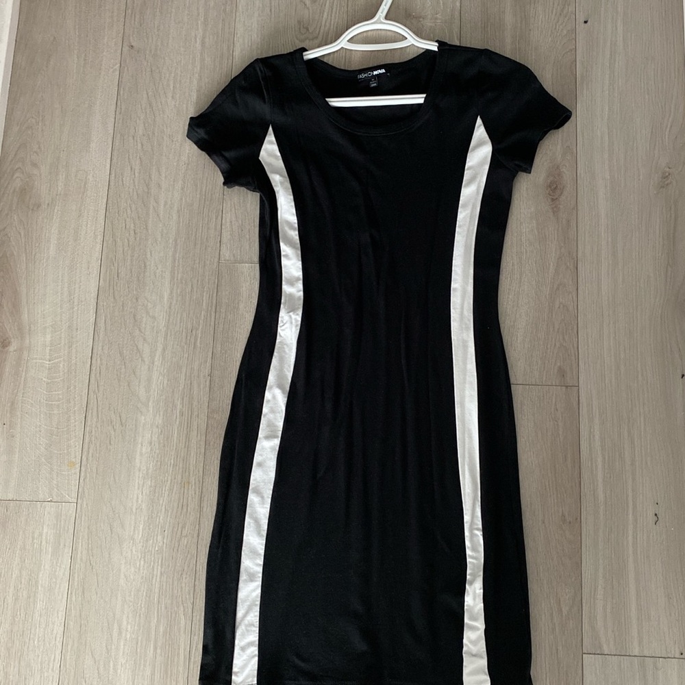 Side stripe sporty dress